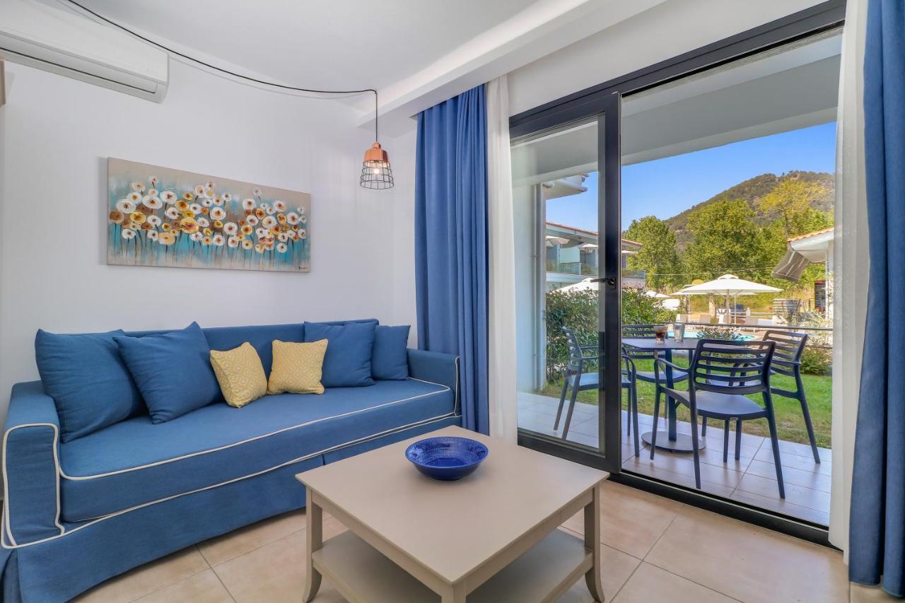 Theros Villas & Suites Chrysi Ammoudia Extérieur photo